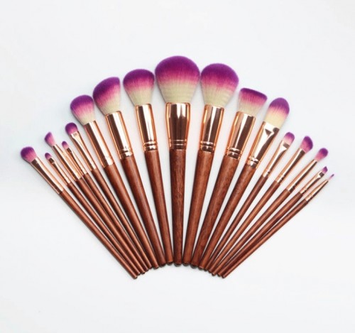 China Manufacturer 17PCS Professional Cosmetic Makeup Brush with Custom Logo Makeup Brush