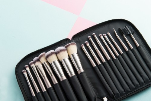 High Quality Professional Synthetic Hair Makeup Brush Set with Zipper Pouch